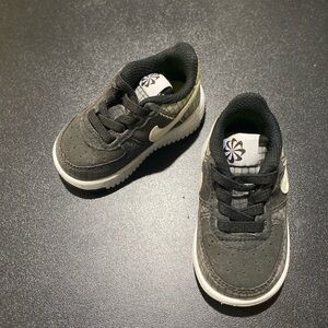 No Box Nike Kids Black and White Air Force  1 Crater Toddler Size 3C Sneakers